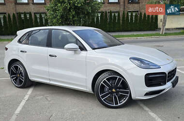 Позашляховик / Кросовер Porsche Cayenne 2022 в 