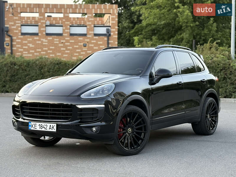 Позашляховик / Кросовер Porsche Cayenne 2017 в Києві
