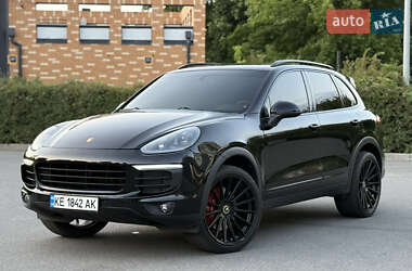 Внедорожник / Кроссовер Porsche Cayenne 2017 в 