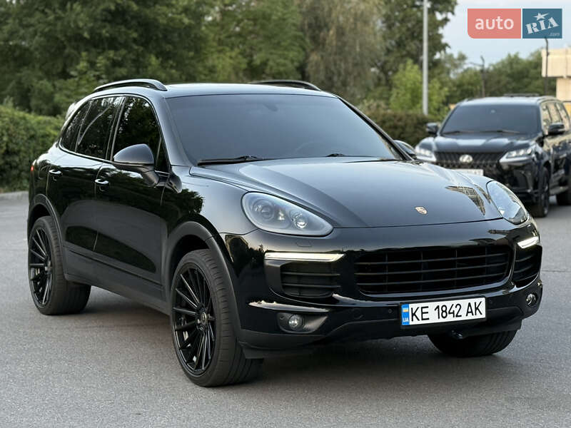 Позашляховик / Кросовер Porsche Cayenne 2017 в Києві