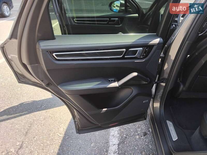 Позашляховик / Кросовер Porsche Cayenne 2019 в Києві