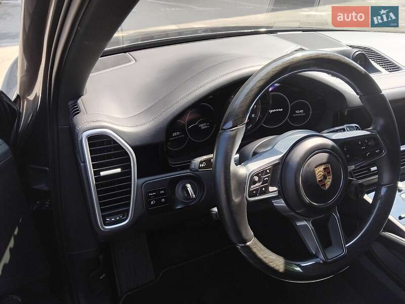 Позашляховик / Кросовер Porsche Cayenne 2019 в Києві
