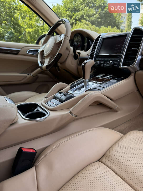 Внедорожник / Кроссовер Porsche Cayenne 2013 в Одессе