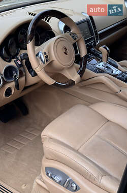 Внедорожник / Кроссовер Porsche Cayenne 2013 в 