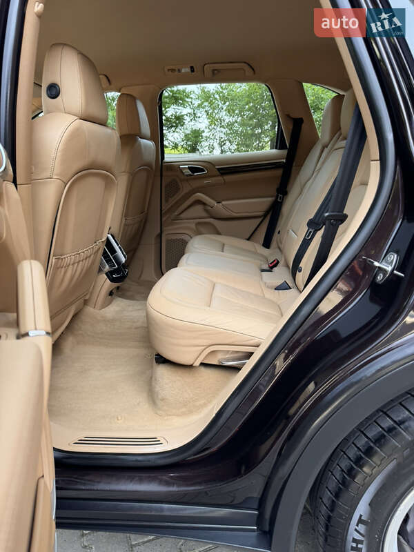 Внедорожник / Кроссовер Porsche Cayenne 2013 в Одессе