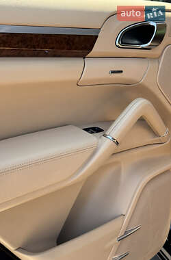 Внедорожник / Кроссовер Porsche Cayenne 2013 в 