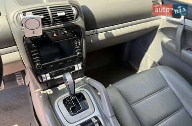 Внедорожник / Кроссовер Porsche Cayenne 2005 в 