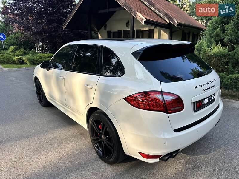 Внедорожник / Кроссовер Porsche Cayenne 2010 в Киеве