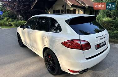 Позашляховик / Кросовер Porsche Cayenne 2010 в 