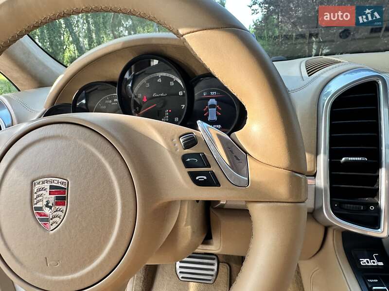 Внедорожник / Кроссовер Porsche Cayenne 2010 в Киеве