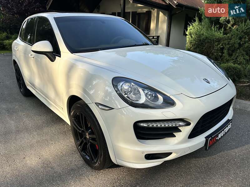 Внедорожник / Кроссовер Porsche Cayenne 2010 в Киеве