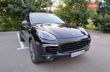 Внедорожник / Кроссовер Porsche Cayenne 2015 в 