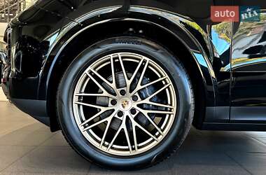 Внедорожник / Кроссовер Porsche Cayenne 2024 в 