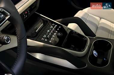 Внедорожник / Кроссовер Porsche Cayenne 2024 в 