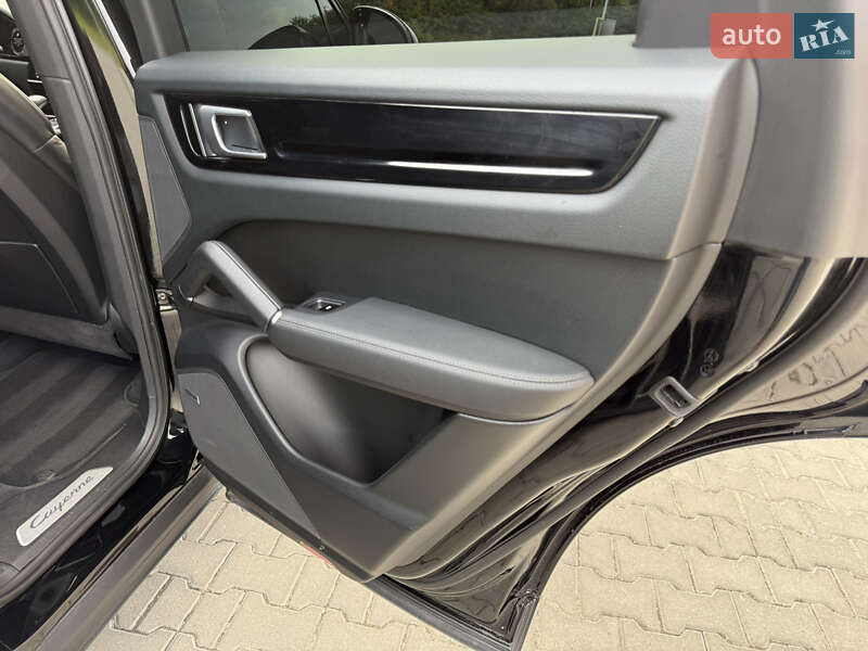 Внедорожник / Кроссовер Porsche Cayenne 2018 в Тернополе фото 25 Внедорожник / Кроссовер Porsche Cayenne 2018 в Тернополе