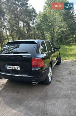 Внедорожник / Кроссовер Porsche Cayenne 2004 в 