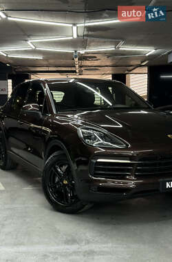 Внедорожник / Кроссовер Porsche Cayenne 2019 в 