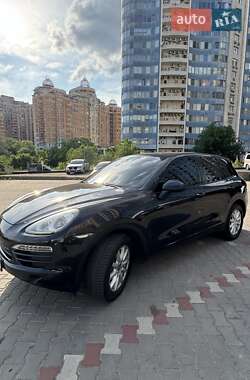 Внедорожник / Кроссовер Porsche Cayenne 2012 в 