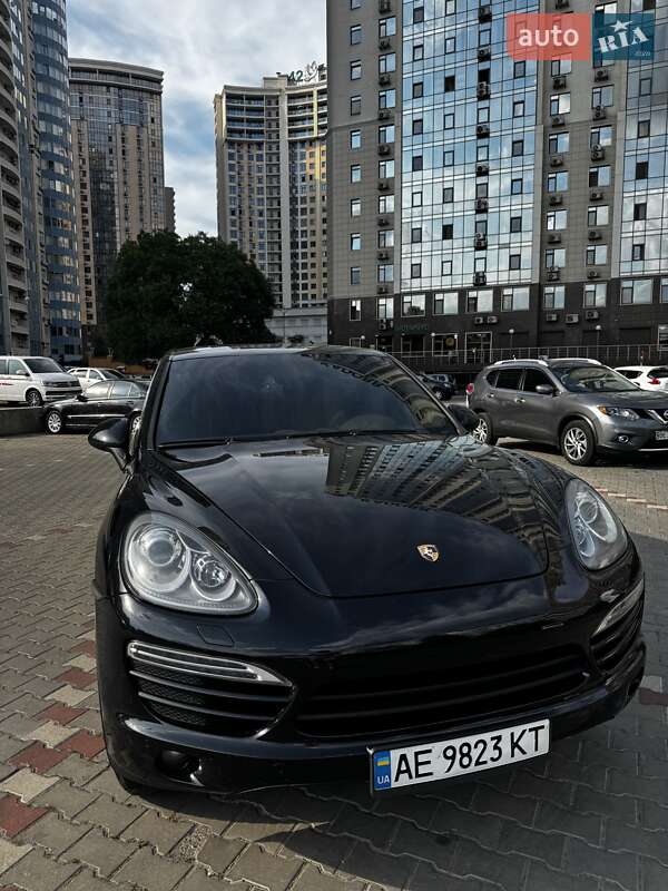 Внедорожник / Кроссовер Porsche Cayenne 2012 в 
