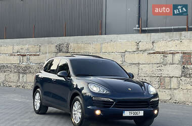 Внедорожник / Кроссовер Porsche Cayenne 2012 в 