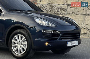 Внедорожник / Кроссовер Porsche Cayenne 2012 в 