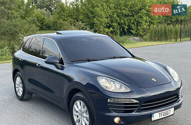 Внедорожник / Кроссовер Porsche Cayenne 2012 в 