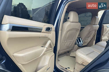 Внедорожник / Кроссовер Porsche Cayenne 2012 в 