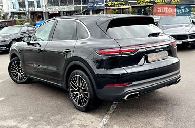 Внедорожник / Кроссовер Porsche Cayenne 2018 в 