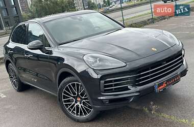 Внедорожник / Кроссовер Porsche Cayenne 2018 в 