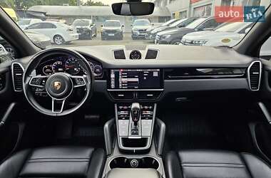Внедорожник / Кроссовер Porsche Cayenne 2019 в 