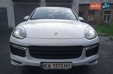 Внедорожник / Кроссовер Porsche Cayenne 2015 в 