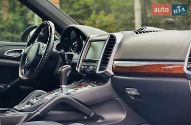 Внедорожник / Кроссовер Porsche Cayenne 2013 в 