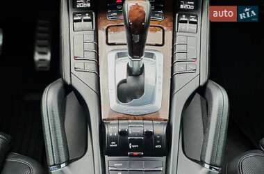 Внедорожник / Кроссовер Porsche Cayenne 2013 в 