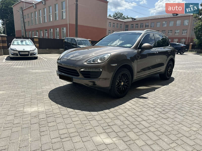Внедорожник / Кроссовер Porsche Cayenne 2013 в 