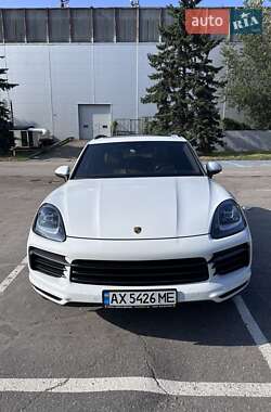 Внедорожник / Кроссовер Porsche Cayenne 2018 в 