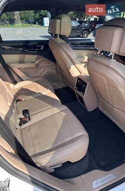 Внедорожник / Кроссовер Porsche Cayenne 2018 в 