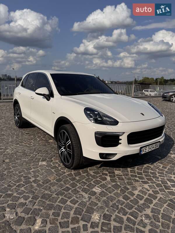 Позашляховик / Кросовер Porsche Cayenne 2015 в Дніпрі