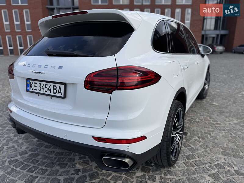 Позашляховик / Кросовер Porsche Cayenne 2015 в Дніпрі