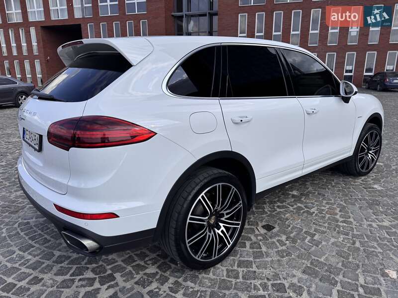 Позашляховик / Кросовер Porsche Cayenne 2015 в Дніпрі