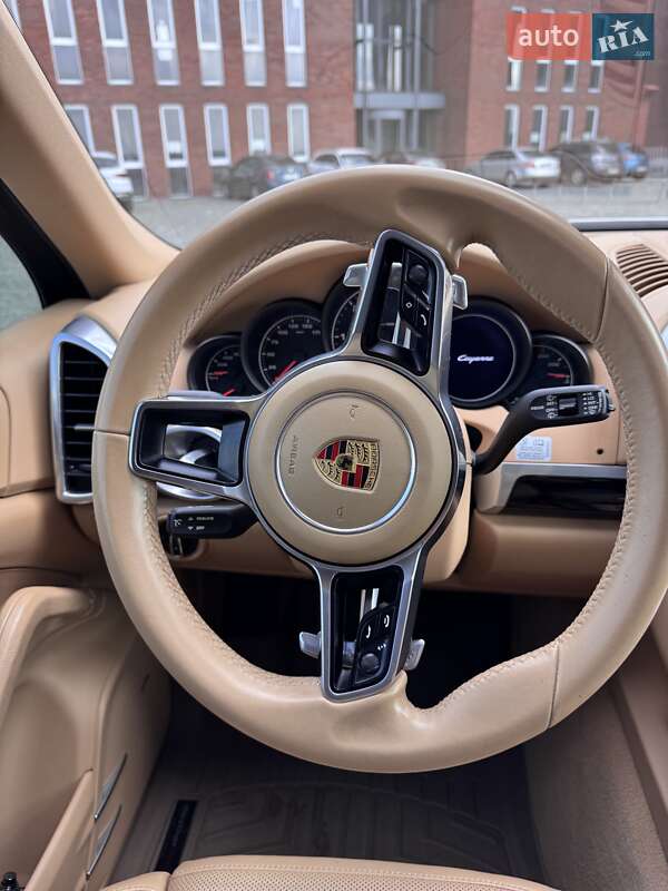 Позашляховик / Кросовер Porsche Cayenne 2015 в Дніпрі