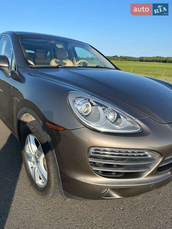 Позашляховик / Кросовер Porsche Cayenne 2014 в Луцьку