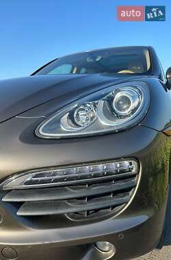 Внедорожник / Кроссовер Porsche Cayenne 2014 в 