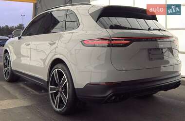 Внедорожник / Кроссовер Porsche Cayenne 2020 в 
