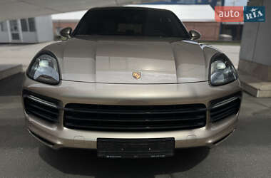 Внедорожник / Кроссовер Porsche Cayenne 2018 в 
