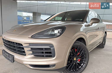 Внедорожник / Кроссовер Porsche Cayenne 2018 в 