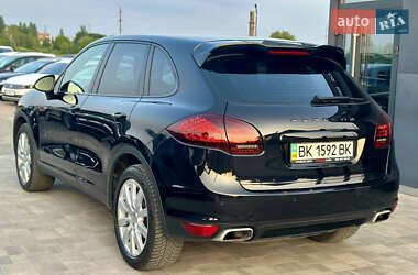 Внедорожник / Кроссовер Porsche Cayenne 2011 в 