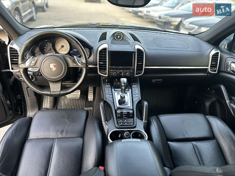 Внедорожник / Кроссовер Porsche Cayenne 2011 в Ровно