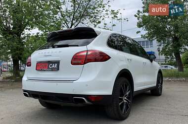 Позашляховик / Кросовер Porsche Cayenne 2014 в 