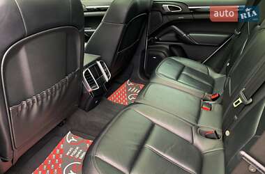 Позашляховик / Кросовер Porsche Cayenne 2014 в 