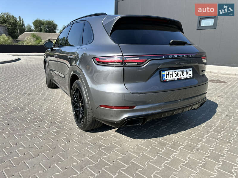 Позашляховик / Кросовер Porsche Cayenne 2019 в Одесі